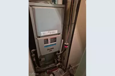 699 Irving Park Boulevard, Sheffield Lake, OH 44054 - Photo 6