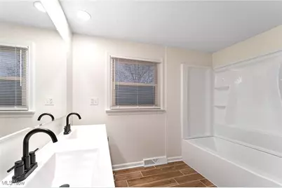 640 Matawan Avenue, Campbell, OH 44405 - Photo 14