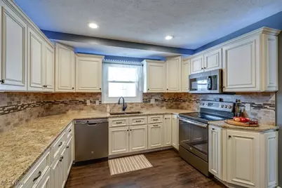 5292 Pisces Street SW, Canton, OH 44706 - Photo 6