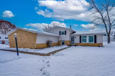5292 Pisces Street SW, Canton, OH 44706 - Photo 2