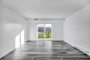 8381 N Akins Rd, North Royalton, OH 44133 - Photo 4