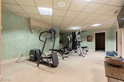 6907 Glengarry Avenue NW, Canton, OH 44718 - Photo 34