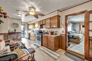 2208 Willowrow Ave NE, Canton, OH 44705 - Photo 10