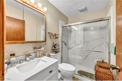 2208 Willowrow Avenue NE, Canton, OH 44705 - Photo 16