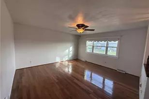 156 Mayfair St, Weirton, WV 26062 - Photo 4