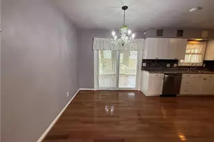 156 Mayfair St, Weirton, WV 26062 - Photo 8