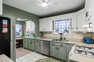 1639 23rd St, Cuyahoga Falls, OH 44223 - Photo 14