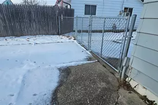 2046 Homewood Dr, Lorain, OH 44055 - Photo 32