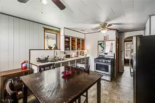 511 Aten Ave, Wellsville, OH 43968 - Photo 2