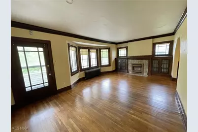 179 Burton Avenue, Akron, OH 44302 - Photo 2