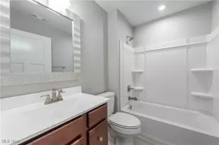 373 Pebble Creek Ct, Amherst, OH 44001 - Photo 10