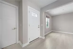 373 Pebble Creek Ct, Amherst, OH 44001 - Photo 4