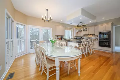 630 Woodhaven Drive, Cuyahoga Falls, OH 44223 - Photo 12