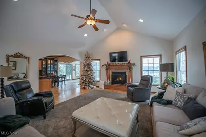 1313 Fairway Drive NE, New Philadelphia, OH 44663 - Photo 12