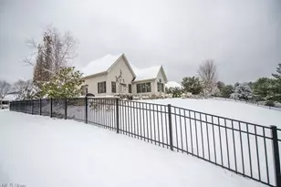 1313 Fairway Dr NE, New Philadelphia, OH 44663 - Photo 6