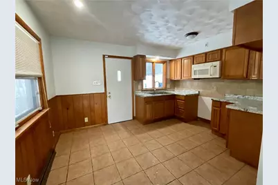 1068 Wyley Avenue, Akron, OH 44306 - Photo 4