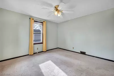 2026 39th Street NW, Canton, OH 44709 - Photo 12