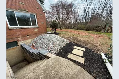 16899 Ridgeview Drive, East Liverpool, OH 43920 - Photo 8