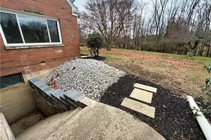 16899 Ridgeview Dr, East Liverpool, OH 43920 - Photo 8