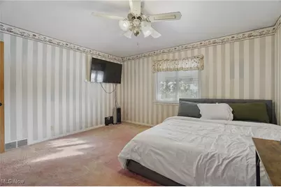 1123 Courtleigh Drive, Akron, OH 44313 - Photo 36