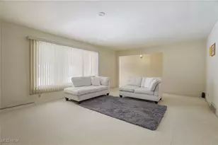 1123 Courtleigh Dr, Akron, OH 44313 - Photo 14