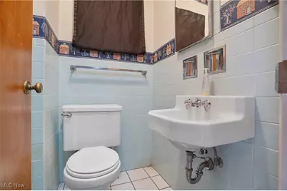 1123 Courtleigh Drive, Akron, OH 44313 - Photo 38