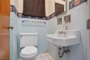 1123 Courtleigh Dr, Akron, OH 44313 - Photo 38