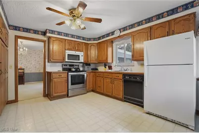 1123 Courtleigh Drive, Akron, OH 44313 - Photo 8