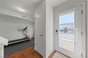 2565 W 9th St, Loveland, OH 44113 - Photo 4