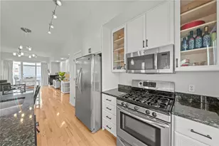 2565 W 9th St, Loveland, OH 44113 - Photo 12