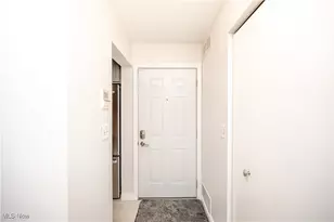 1173 Red Tail Hawk Ct, Youngstown, OH 44512 - Photo 32