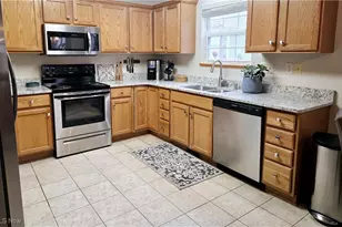 3451 River Rock Dr, Cuyahoga Falls, OH 44223 - Photo 8