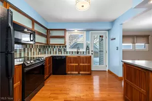 3034 Mabel Ct, Loveland, OH 44113 - Photo 2