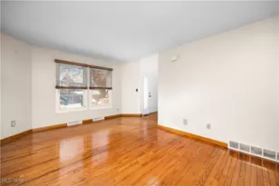 3034 Mabel Ct, Loveland, OH 44113 - Photo 4