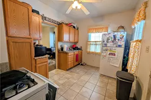 319 Crestmont Ave NE, Canton, OH 44704 - Photo 4