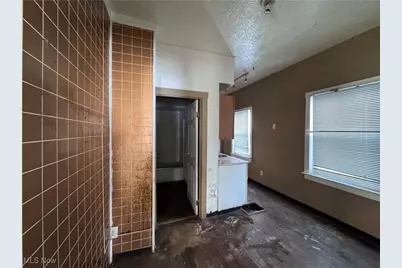 14526 Orinoco Avenue, East Cleveland, OH 44112 - Photo 12
