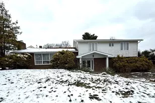 4617 Lexington Dr, Steubenville, OH 43953 - Photo 2