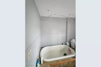 2041 13th Street SW, Akron, OH 44314 - Photo 8