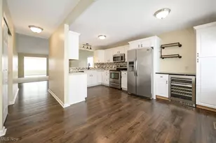 9234 Forest Trail Ave NW, Massillon, OH 44647 - Photo 4