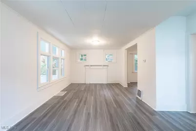 320 Wildwood Avenue, Akron, OH 44320 - Photo 2