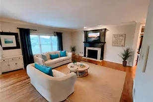 4059 Knollbrook Dr, Norton, OH 44203 - Photo 2