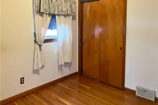 193 Renee Dr, Struthers, OH 44471 - Photo 12