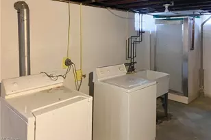 193 Renee Dr, Struthers, OH 44471 - Photo 14