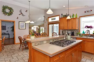 3686 S Sunnyfield Dr, Akron, OH 44321 - Photo 16