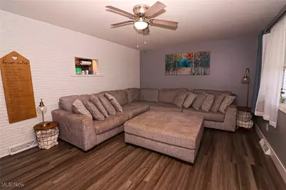 1128 Myrtle Avenue, Ashtabula, OH 44004 - Photo 2