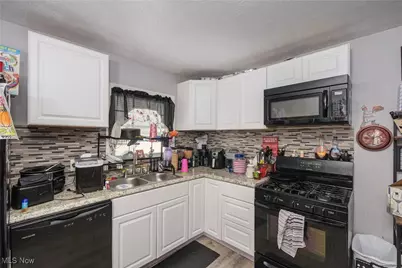2240 Jackson Street, Lorain, OH 44052 - Photo 6