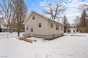 2218 Lee Dr, Akron, OH 44306 - Photo 30