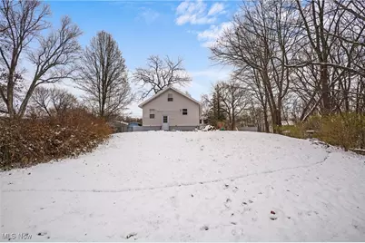 2218 Lee Drive, Akron, OH 44306 - Photo 32