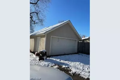 212 S Schenley Avenue, Youngstown, OH 44509 - Photo 2