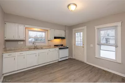 2349 Kelly Place, Lorain, OH 44052 - Photo 6